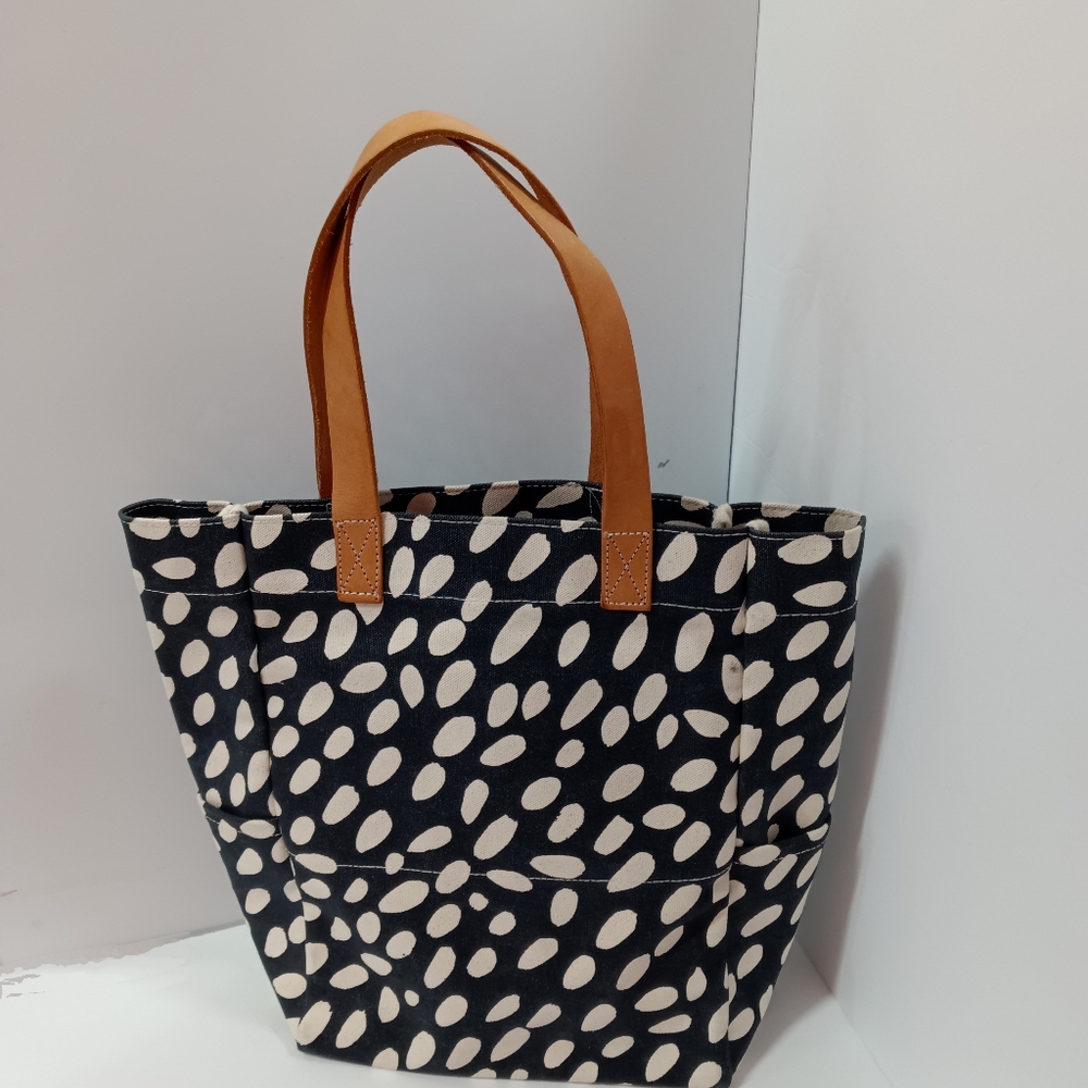 See Design/Donna Gorman Spotted Cheetah City Tote - Picture 2 of 14